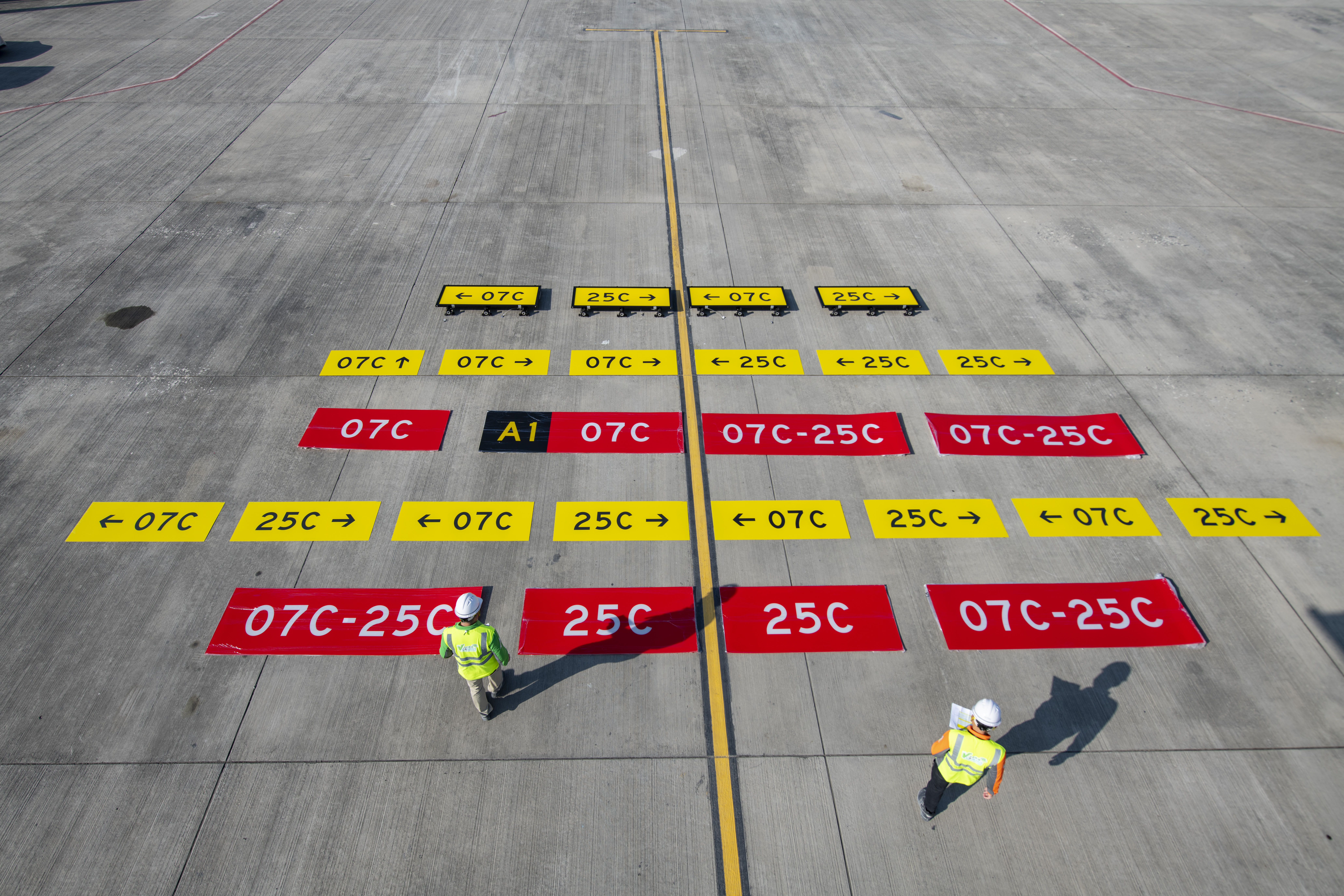 香港國際機場重新編配跑道